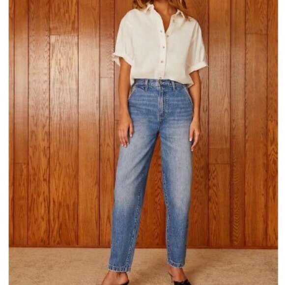 Aritzia Denim Forum The C'est Chic High Rise Straight Jeans - Picture 1 of 11